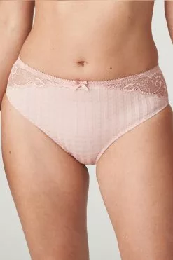 PrimaDonna: Madison Taillenslip